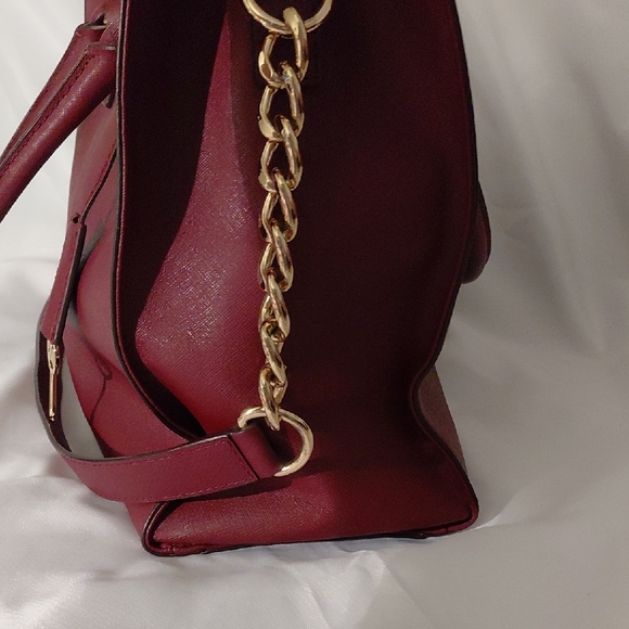 Michael Kors Hamilton Extra Large Tote - Picture 2 of 12